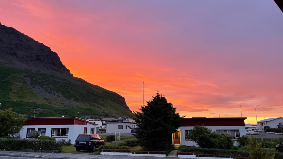 Neighbourhood, Sunset