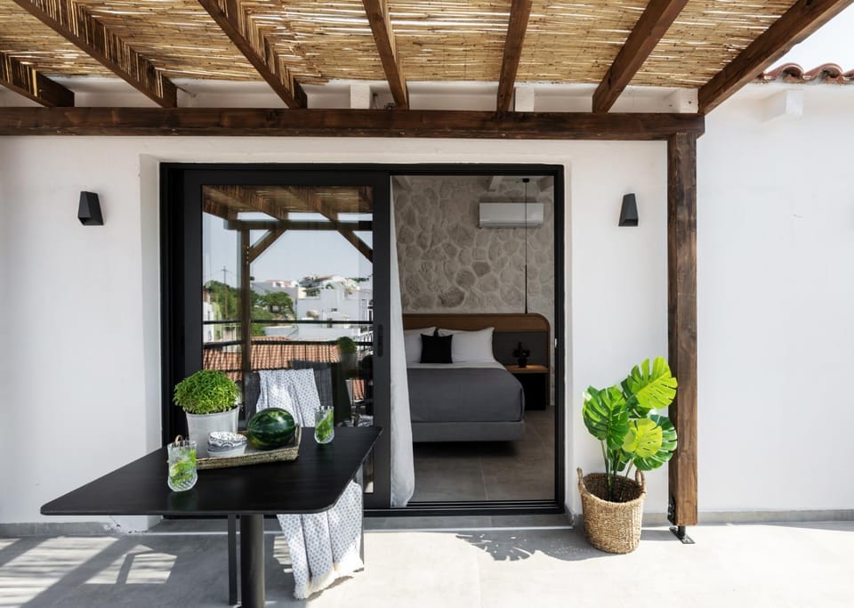Lithos Suites by Premium Key Apartment in Skiathos