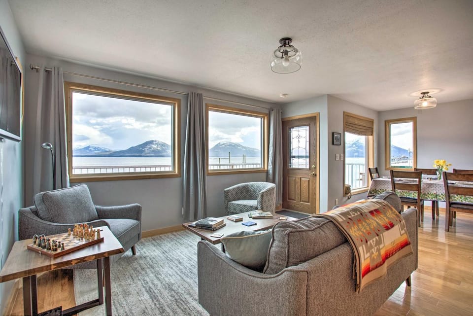 Remote Island Escape w/ Breathtaking Views House in Alaska