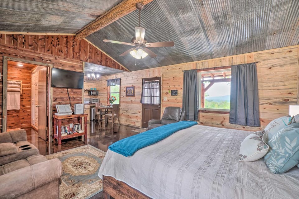 Updated Studio Cabin in Ozark w/ Yard & Mtn View Cabin in Arkansas