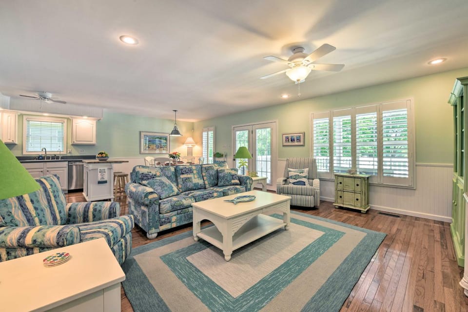 Lake Norman Retreat w/ Dock ~ 1 Mi to Marina! House in Lake Norman