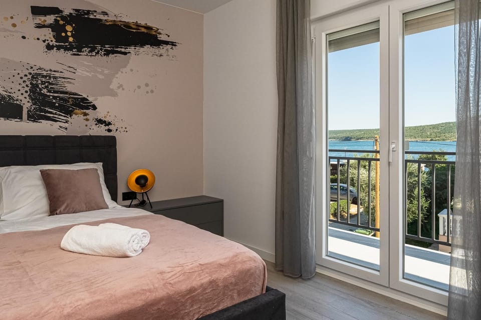 Bed, Balcony/Terrace, Bedroom, Sea view, towels