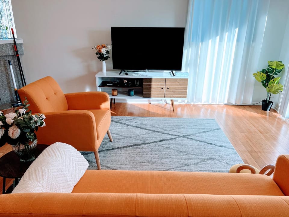 Communal lounge/ TV room, TV and multimedia, Living room, Seating area