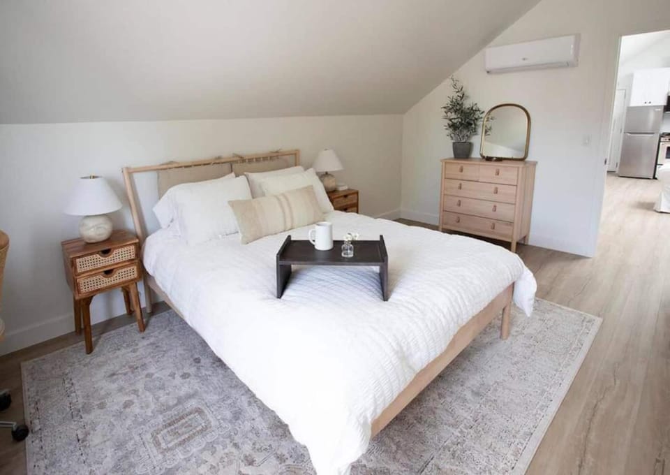 Coastal, Elegant, Modern, King Bed House in Point Loma