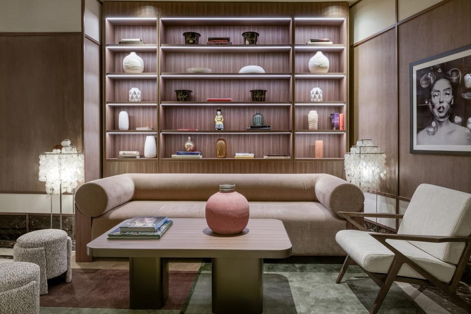 Living room, Seating area