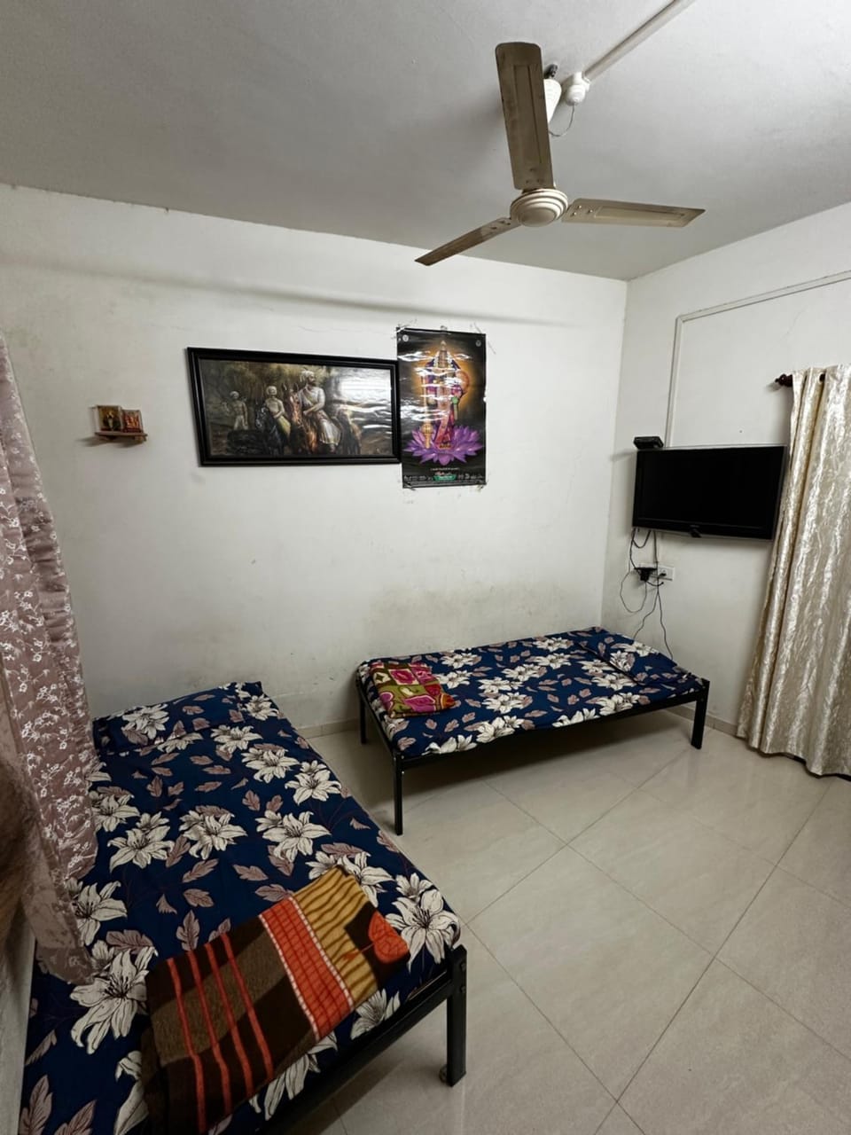 Shree Sadguru Krupa Yatri Niwas House in Karnataka