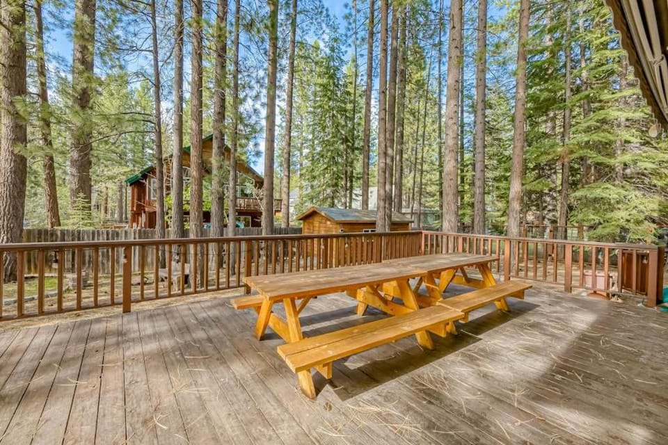 Montgomery Estates Ski & Beach Haven House in South Lake Tahoe