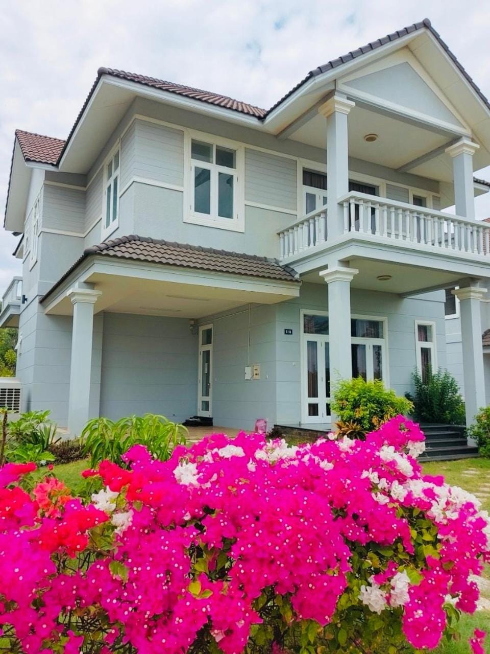 Property building, Day, Garden, View (from property/room), Balcony/Terrace