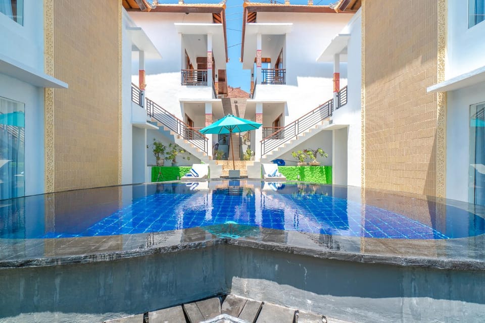 Pool view, Swimming pool