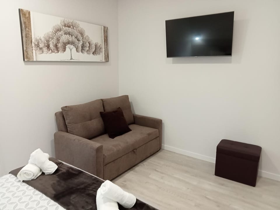 TV and multimedia, Living room, Seating area