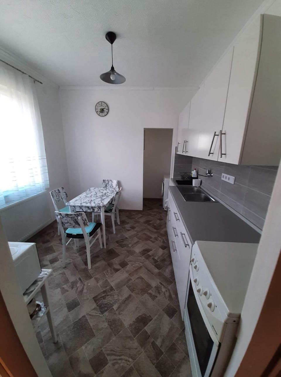 Kitchen or kitchenette, Kitchen or kitchenette