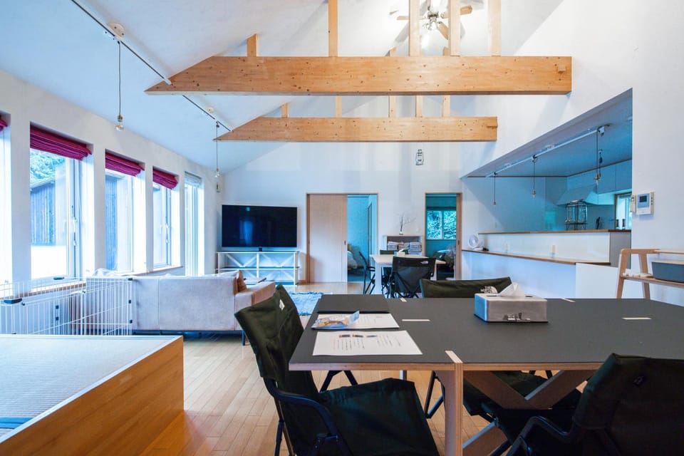 TV and multimedia, Living room, Dining area