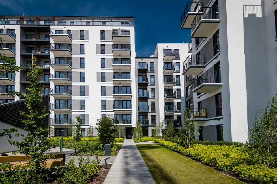 Property building, Facade/entrance, Neighbourhood, Garden