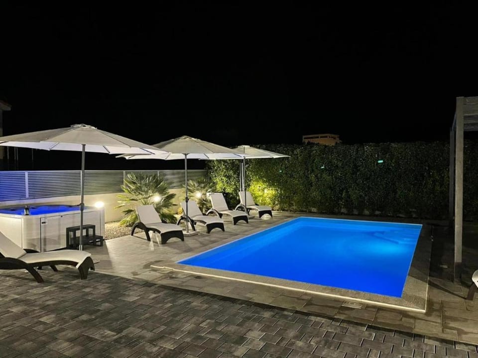 Pool view, Swimming pool, Swimming pool