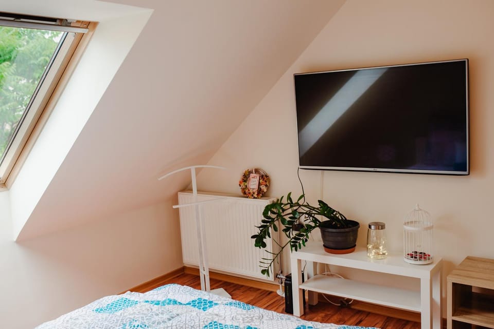 TV and multimedia, Bedroom
