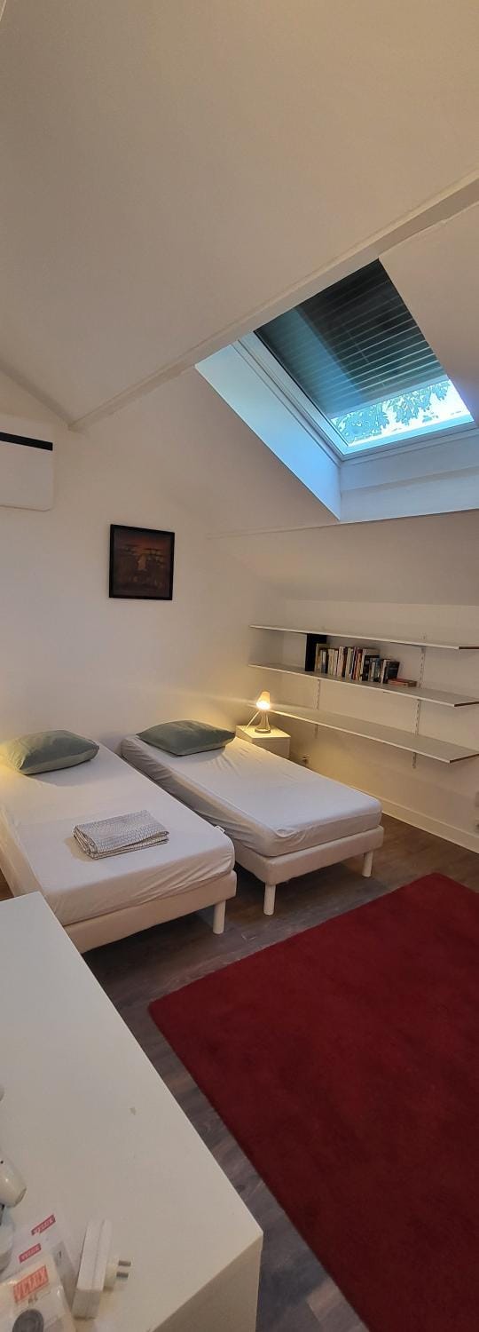 Grande OU petite maison sur 360m2 de jardin clos sans vis à vis House in Île-de-France