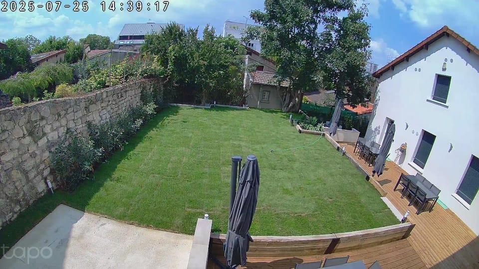 Grande OU petite maison sur 360m2 de jardin clos sans vis à vis House in Île-de-France