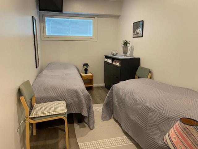 Bed, TV and multimedia, Bedroom