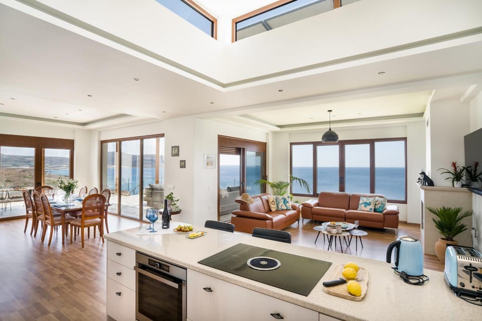 Living room, Dining area, kitchen