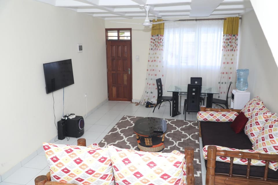 TV and multimedia, Living room, Dining area