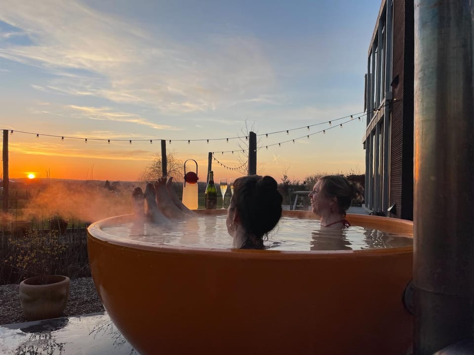 People, Natural landscape, Hot Tub, Hot Tub, Sunset