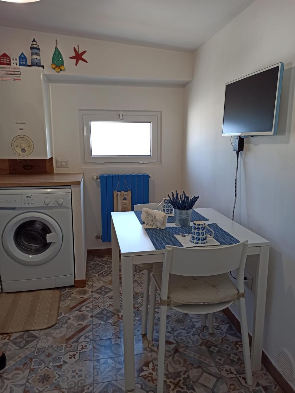 TV and multimedia, Kitchen or kitchenette, Dining area, washing machine