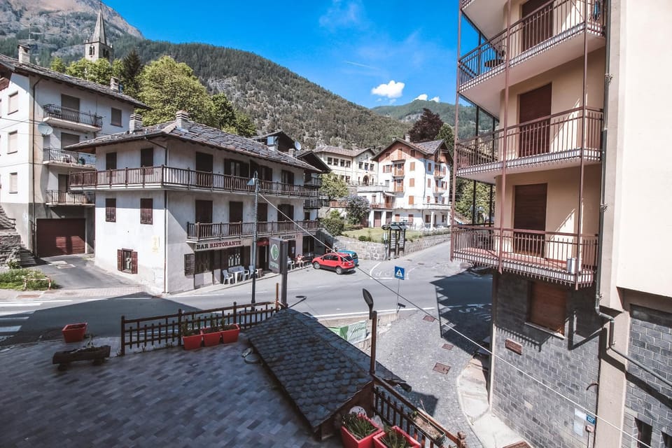 Residence Aquila - Bilo Zerbion Apartment in Aosta Valley, Italy