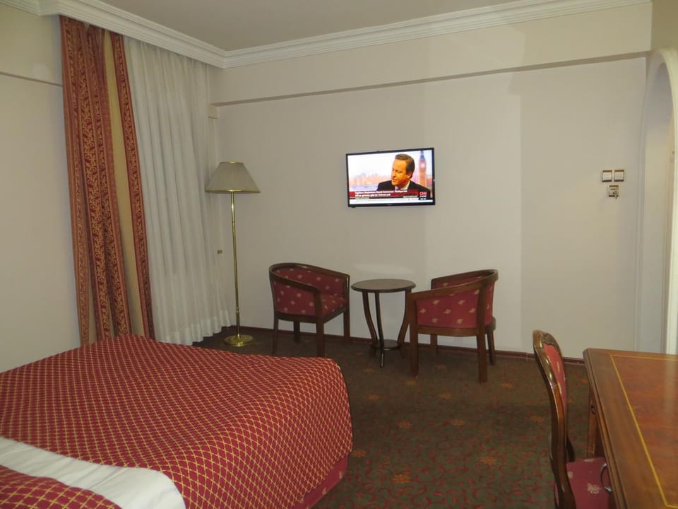 Photo of the whole room