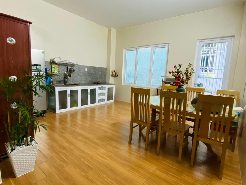 Dining area, Communal kitchen