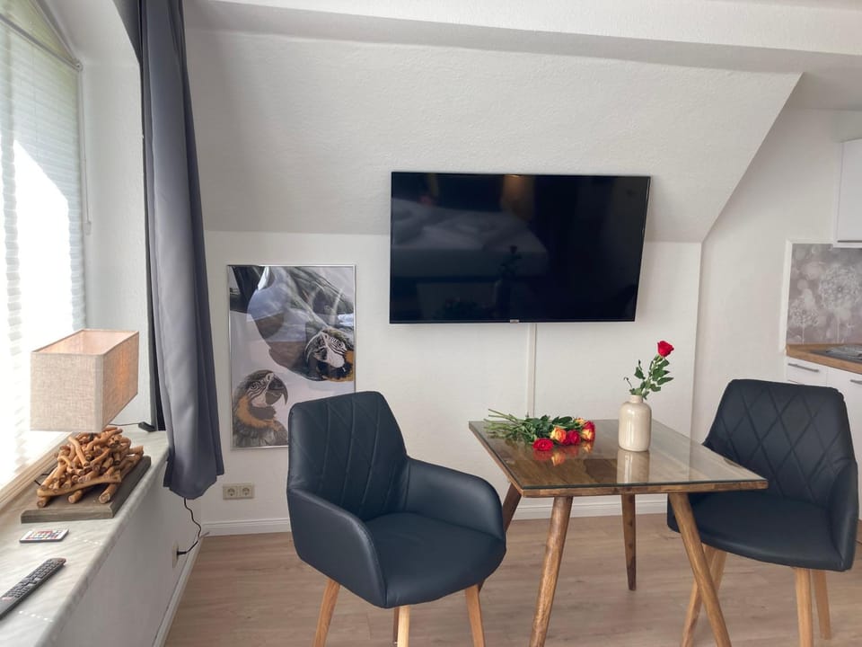 TV and multimedia, Seating area