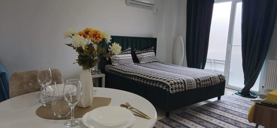 Marble Studio Apartment in Bucharest