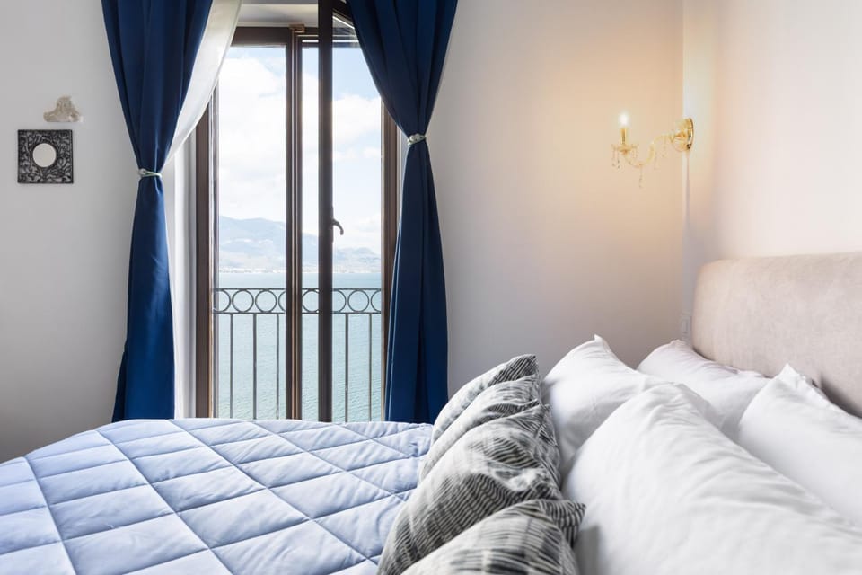 Bed, Photo of the whole room, Bedroom, Mountain view, Sea view