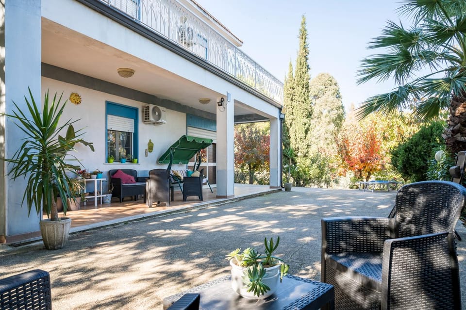 Property building, Garden, Solarium, View (from property/room), Balcony/Terrace, Garden view, Parking