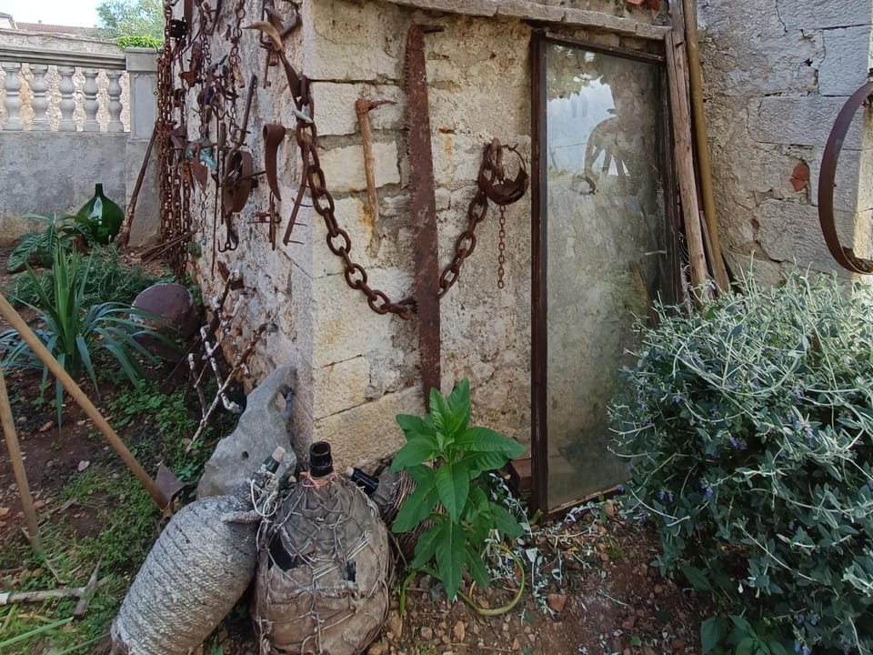 Garden, Decorative detail