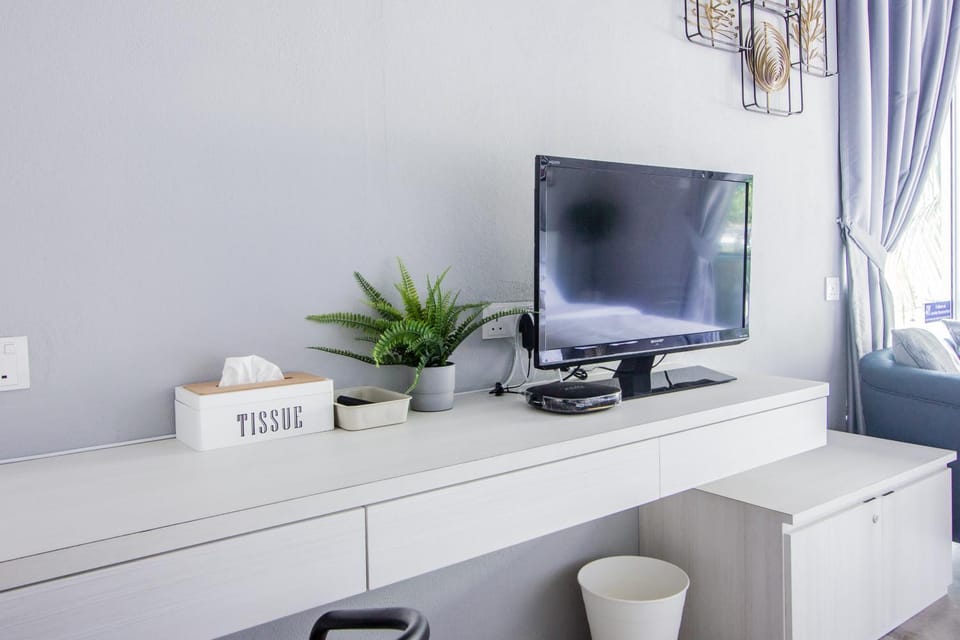 Communal lounge/ TV room, TV and multimedia