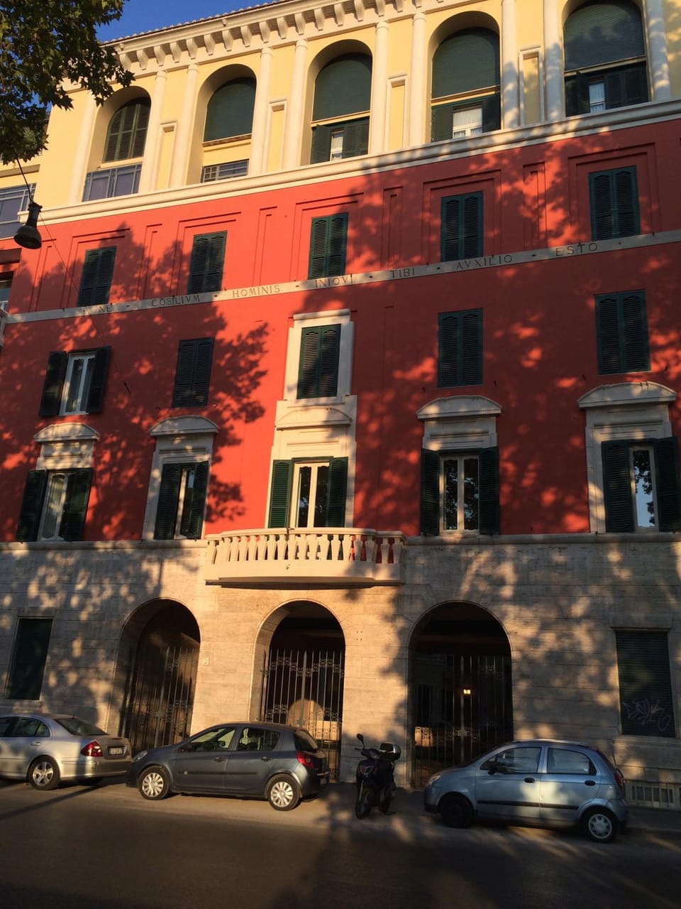 Facade/entrance