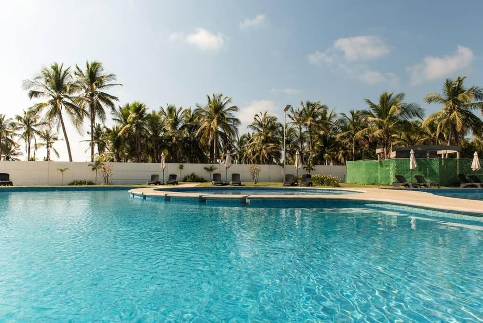 Swimming pool