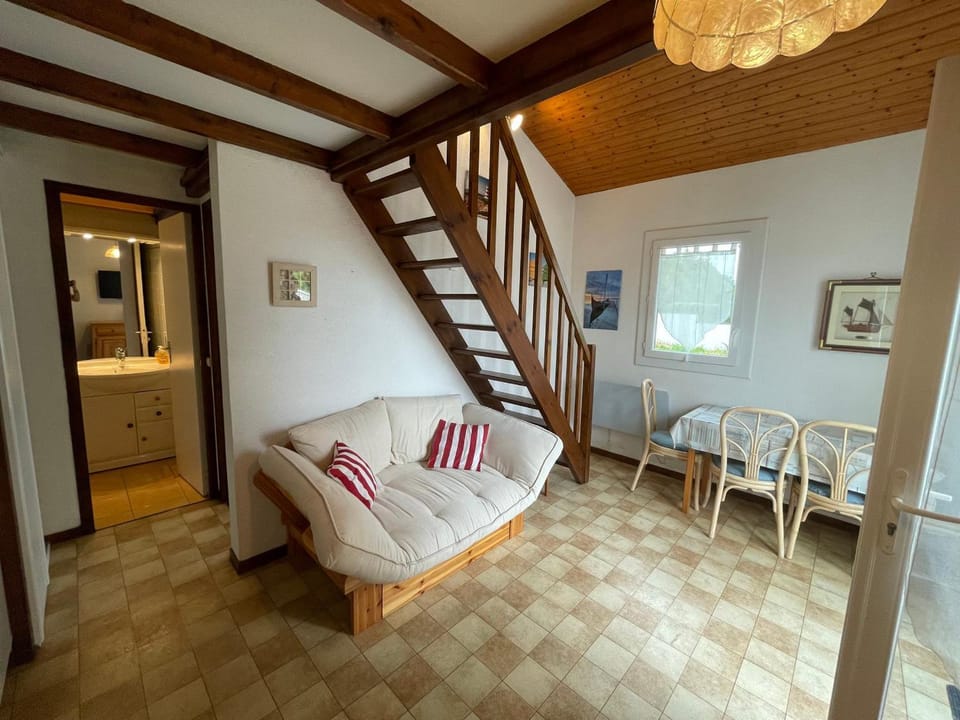 Appartement Cosy avec Terrasse Intime, à 500m de la Plage de Nauzan - FR-1-550-37 Apartment in Vaux-sur-Mer
