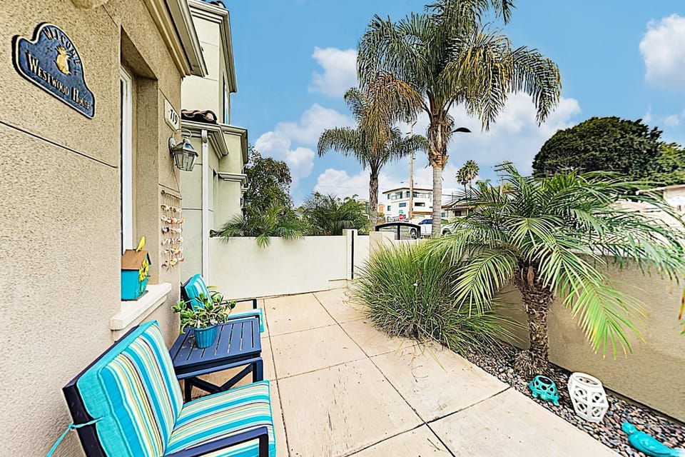 Westwood House House in Oceanside