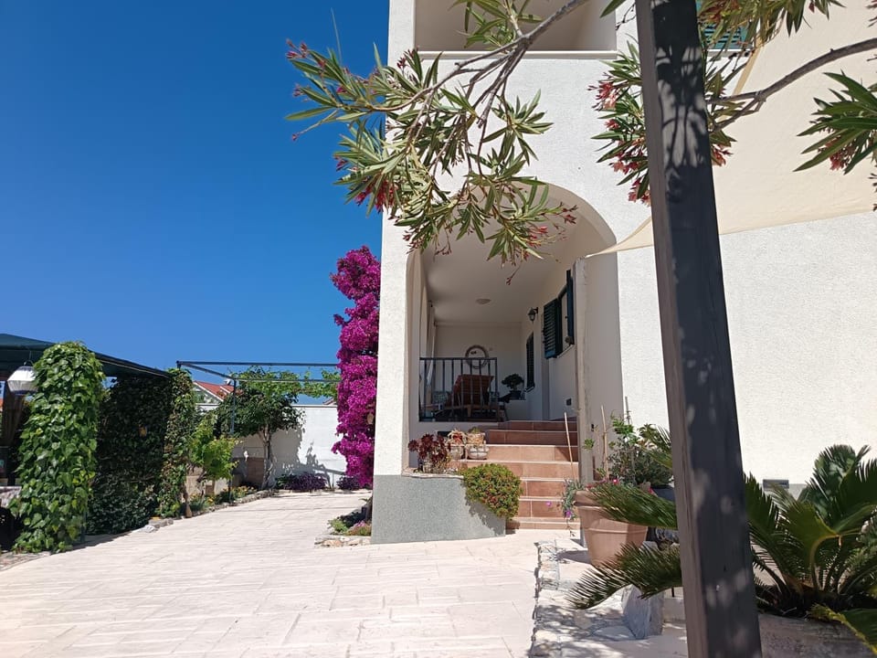 Property building, Garden