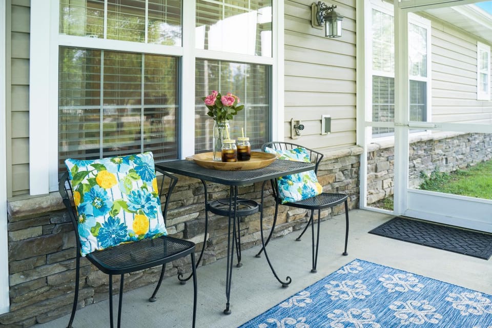 Patio, Seating area