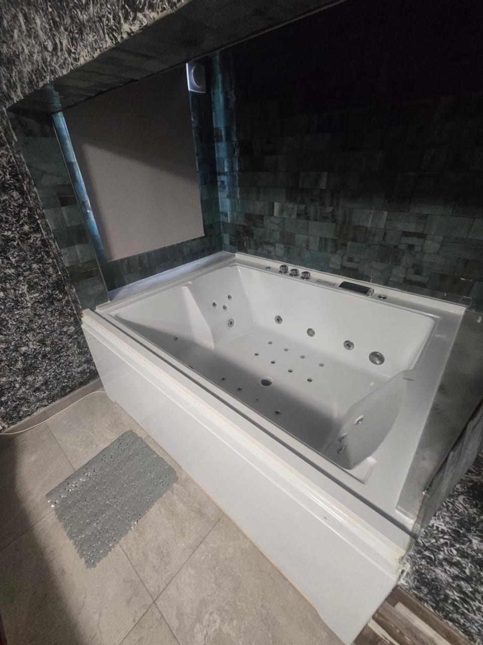 Latorre jacuzzi jerez Apartment in Jerez de la Frontera