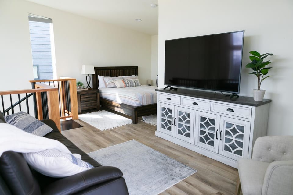 Communal lounge/ TV room, Bedroom