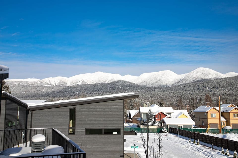 Skiing, Mountain view