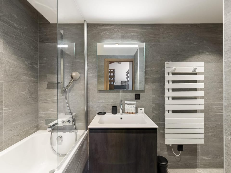 Appartement spacieux avec accès bien-être, proche des pistes et du centre de Megève - FR-1-569-46 Apartment in Megève