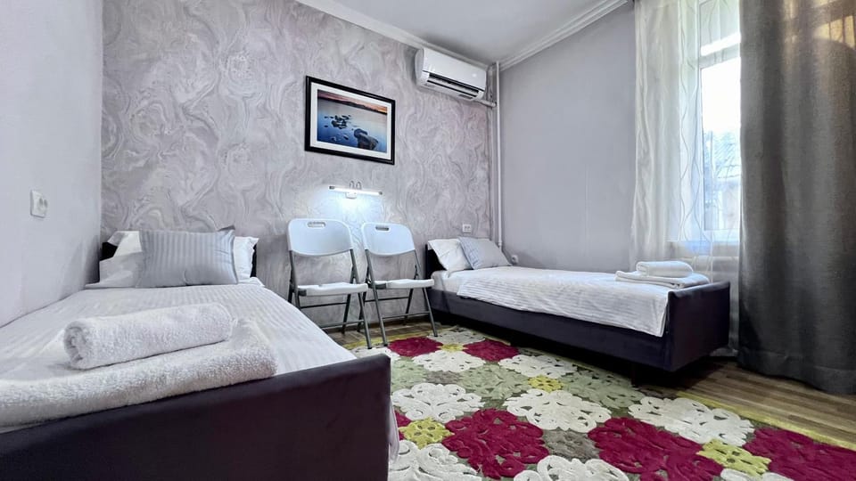 Bed, Living room, Photo of the whole room, Seating area, Bedroom, towels, air conditioner