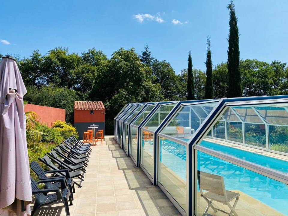 Solarium, Swimming pool