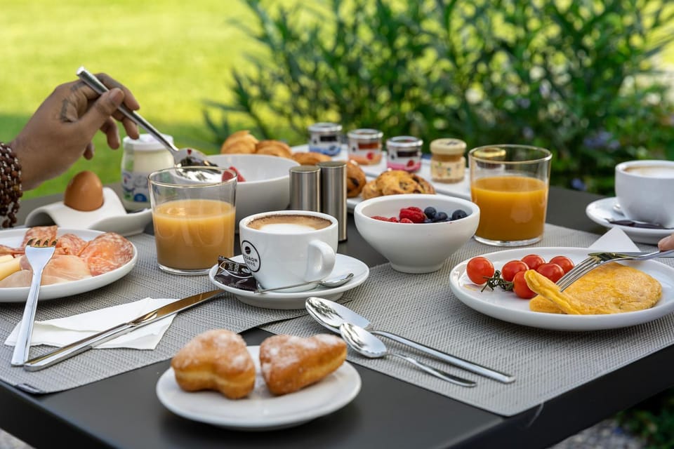 Food and drinks, Food, Breakfast, Continental breakfast