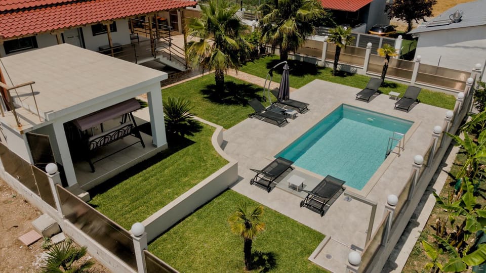 Property building, Swimming pool