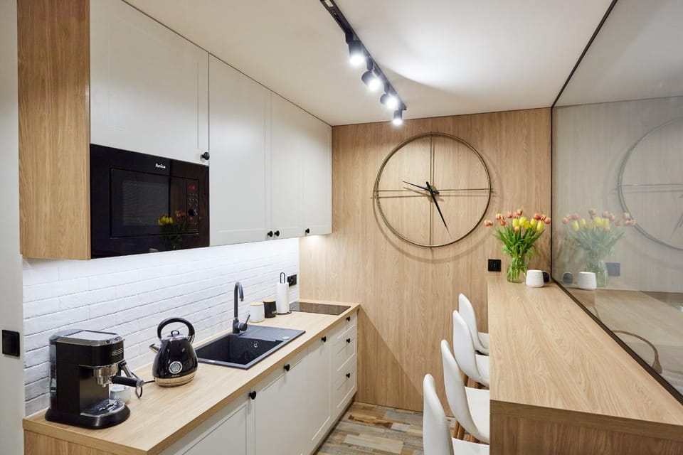Kitchen or kitchenette